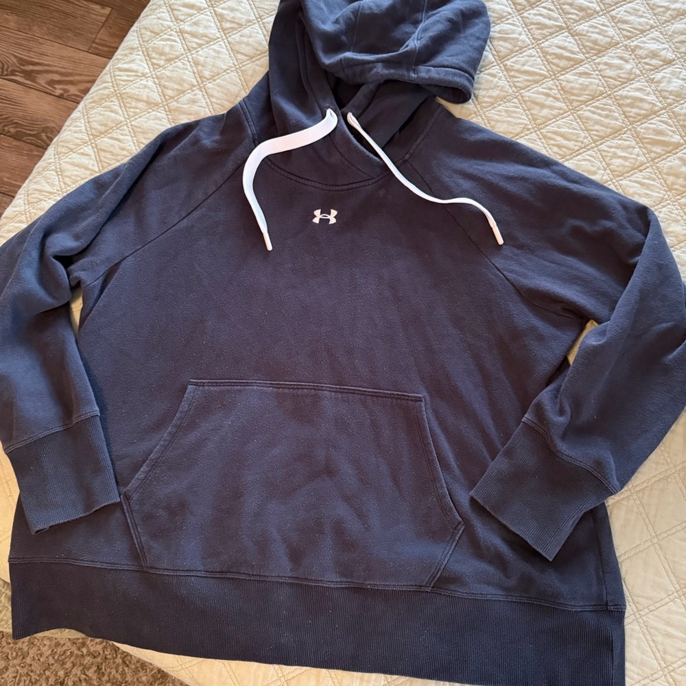Under Armour Women’s black Hoodie